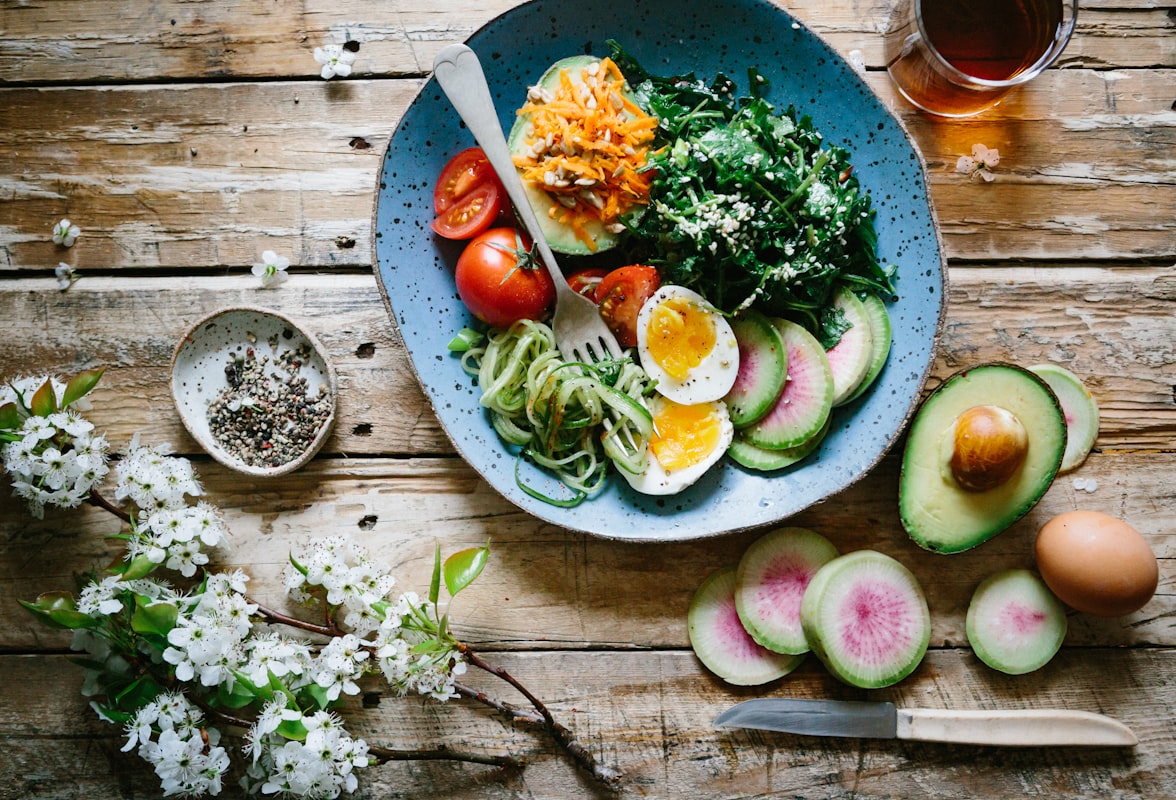 Nutritionist providing guidance